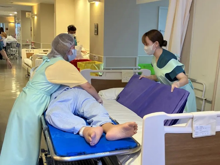 沖縄医療生活協同組合 沖縄協同病院の契約職員 看護助手 病院 急性期病棟 回復期リハビリテーション病院 整形外科 産婦人科 眼科 放射線科 消化器内科 一般外科 一般内科 循環器内科 形成外科 皮膚科 その他の診療科目の求人情報イメージ4