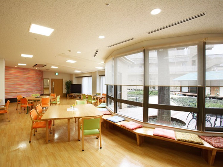 医療法人社団創造会 介護老人保健施設クレオのパート・アルバイト 介護職 介護老人保健施設の求人情報イメージ3