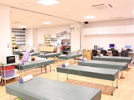 医療法人財団岩井医療財団 岩井整形外科病院の正職員 医師事務作業補助者 病院 急性期病棟 整形外科 放射線科 消化器内科 一般内科 循環器内科 リウマチ科 その他の診療科目の求人情報イメージ4