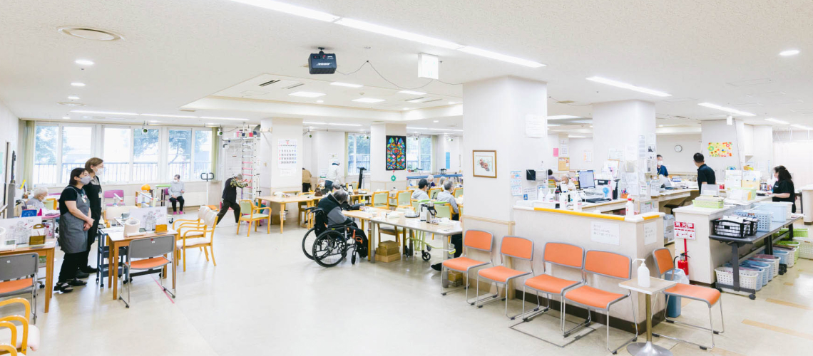 社会医療法人社団愛心館 介護老人保健施設プラットホームの正職員 介護職 介護老人保健施設の求人情報イメージ4