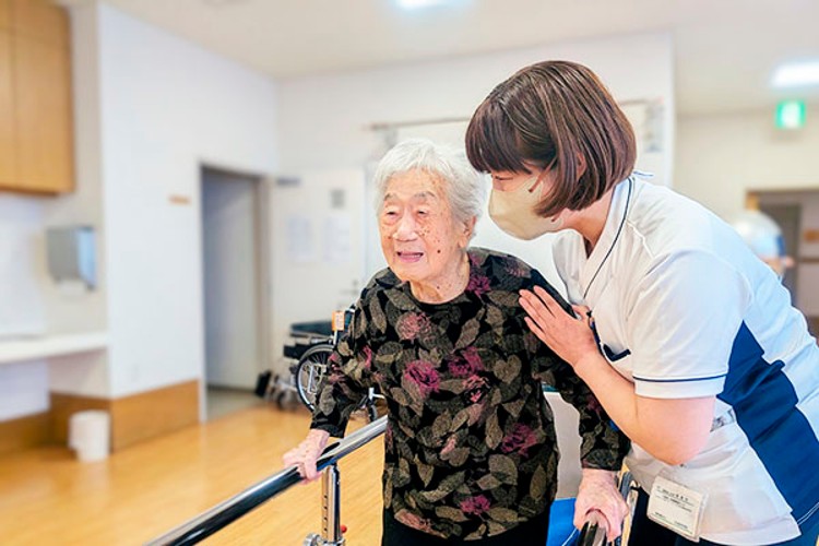 医療法人社団創造会 介護老人保健施設クレオの正職員 介護職 介護老人保健施設 デイサービスの求人情報イメージ3