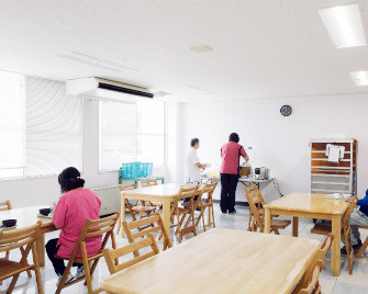 医療法人ユカリア沖縄 かんな病院の正職員 看護助手 病院 急性期病棟 回復期リハビリテーション病院 整形外科 眼科 消化器内科 一般外科 一般内科 循環器内科 皮膚科 耳鼻咽喉科 精神科・心療内科 その他の診療科目の求人情報イメージ6