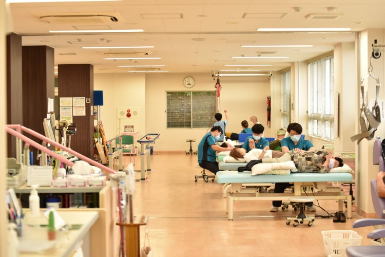 医療法人社団弘人会 中田病院の正職員 看護助手 病院 急性期病棟 回復期リハビリテーション病院 整形外科 放射線科 消化器内科 一般外科 一般内科 循環器内科 形成外科 リウマチ科 皮膚科 小児科 脳神経外科 呼吸器外科 呼吸器内科 神経内科 その他の診療科目の求人情報イメージ4