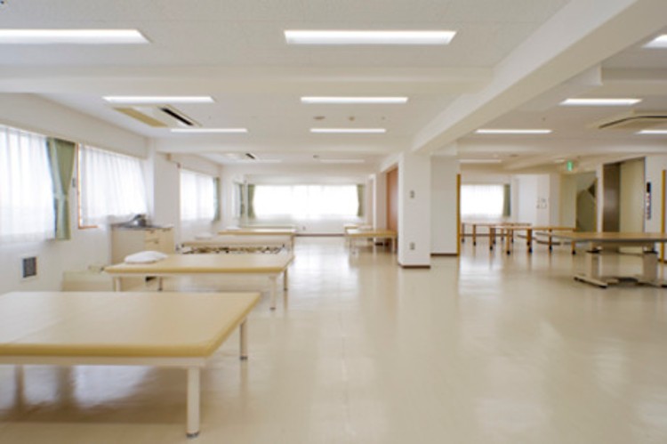 医療法人社団明芳会 イムスリハビリテーションセンター東京葛飾病院の正職員 介護職 病院 回復期リハビリテーション病院 その他の診療科目の求人情報イメージ6