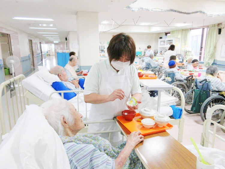 医療法人仁誠会 名嘉病院の正職員 看護助手 病院 整形外科 眼科 消化器内科 一般外科 一般内科 皮膚科 耳鼻咽喉科 その他の診療科目の求人情報イメージ5